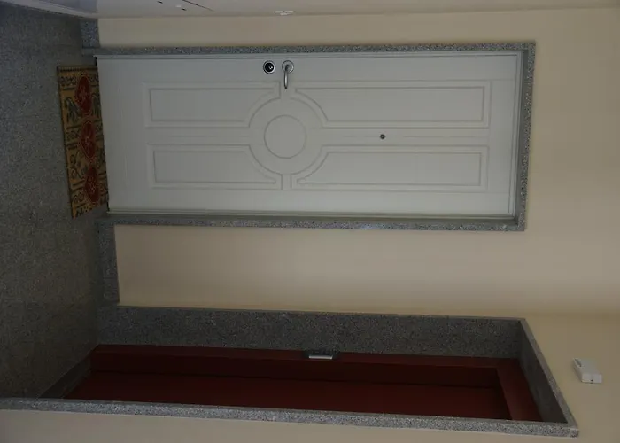 伊尔诺沃广场旅馆 斯特雷萨