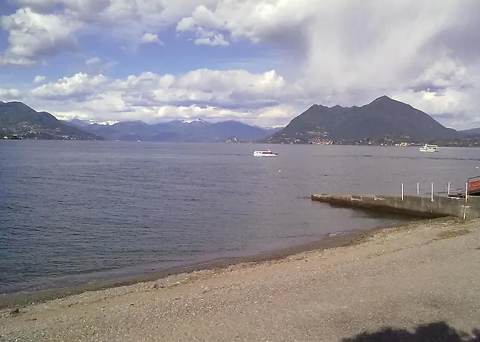 伊尔诺沃广场旅馆 *